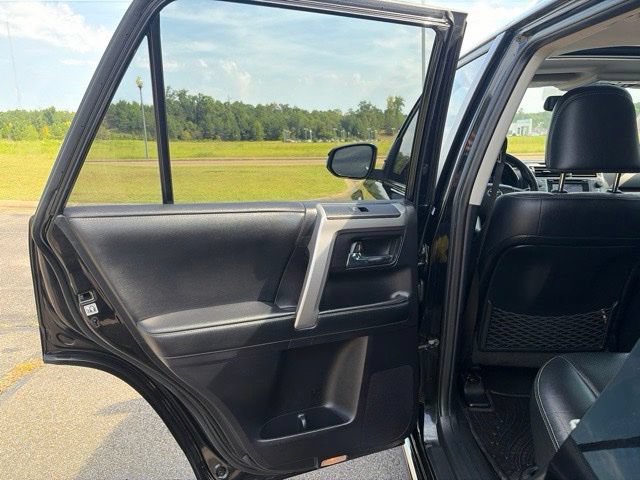 Used 2014 Toyota 4Runner Limited AWD/4WD image 5