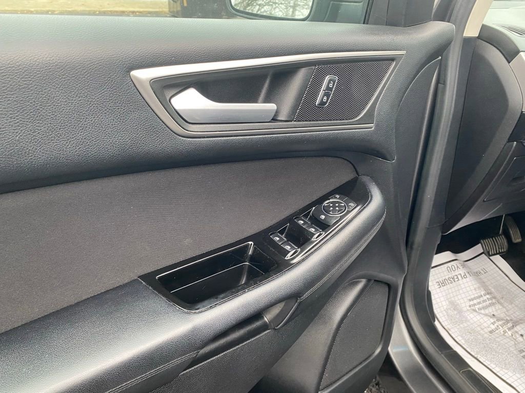 Used 2015 Ford Edge SEL image 39
