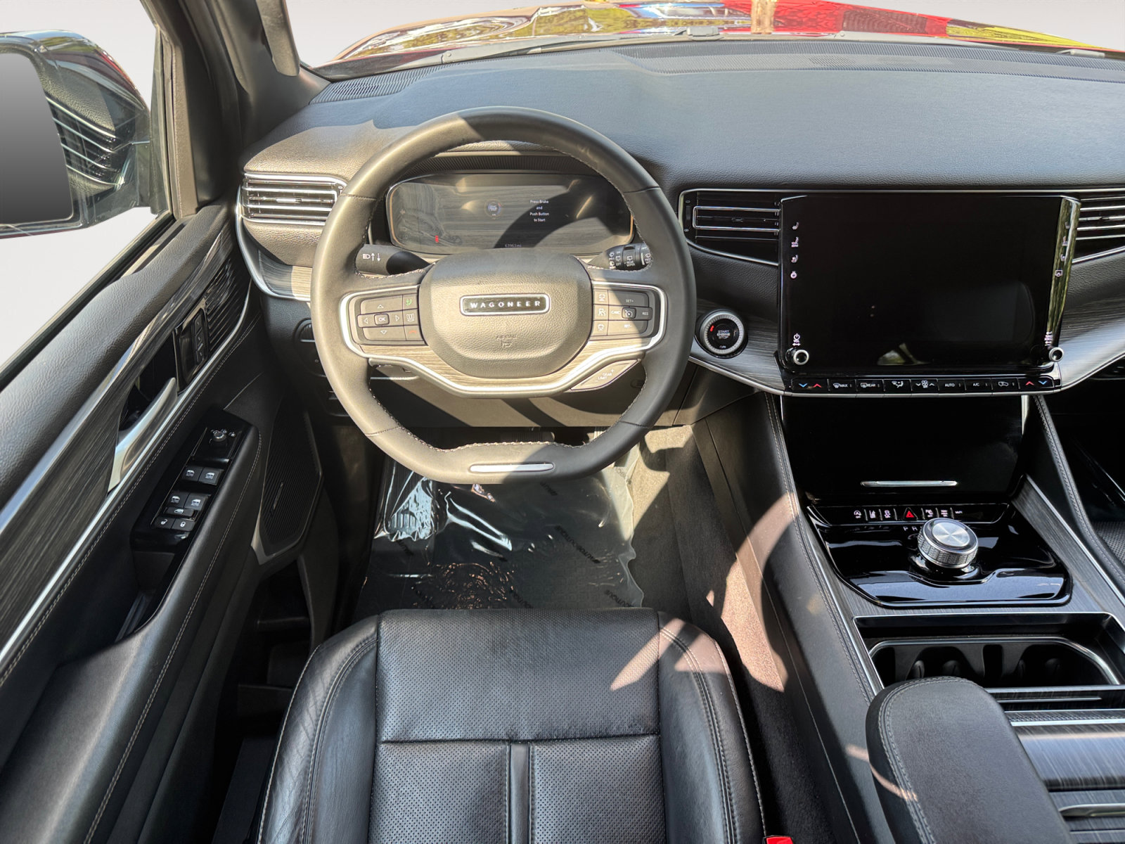 Used 2024 Jeep Wagoneer Series II w/ Flexible Seating Group RWD image 10