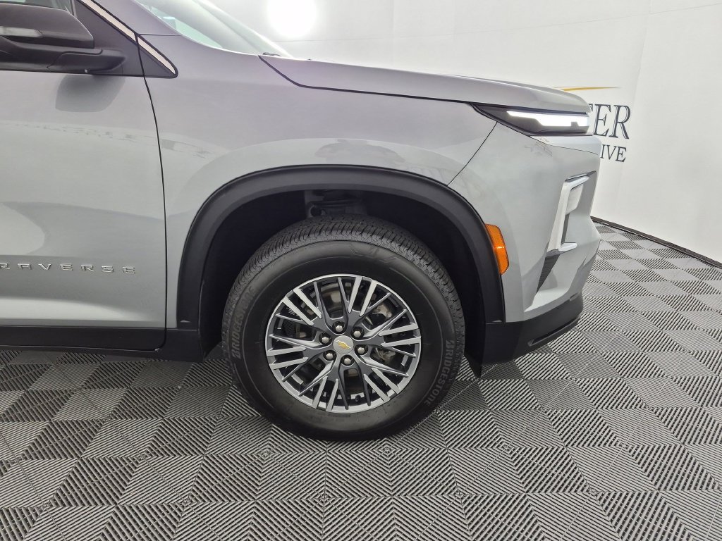 Certified 2025 Chevrolet Traverse LT AWD/4WD image 12