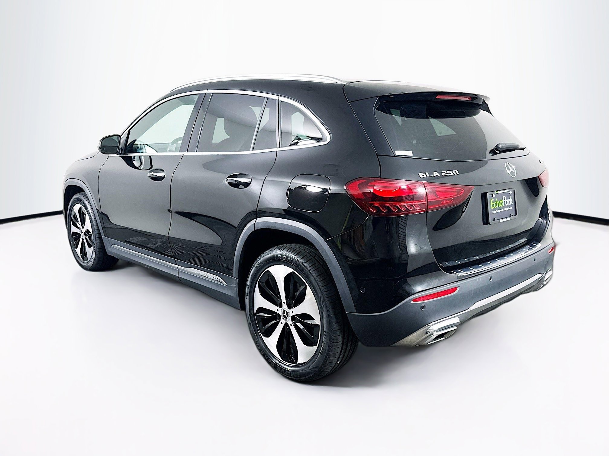 Used 2025 Mercedes-Benz GLA 250 4MATIC image 5