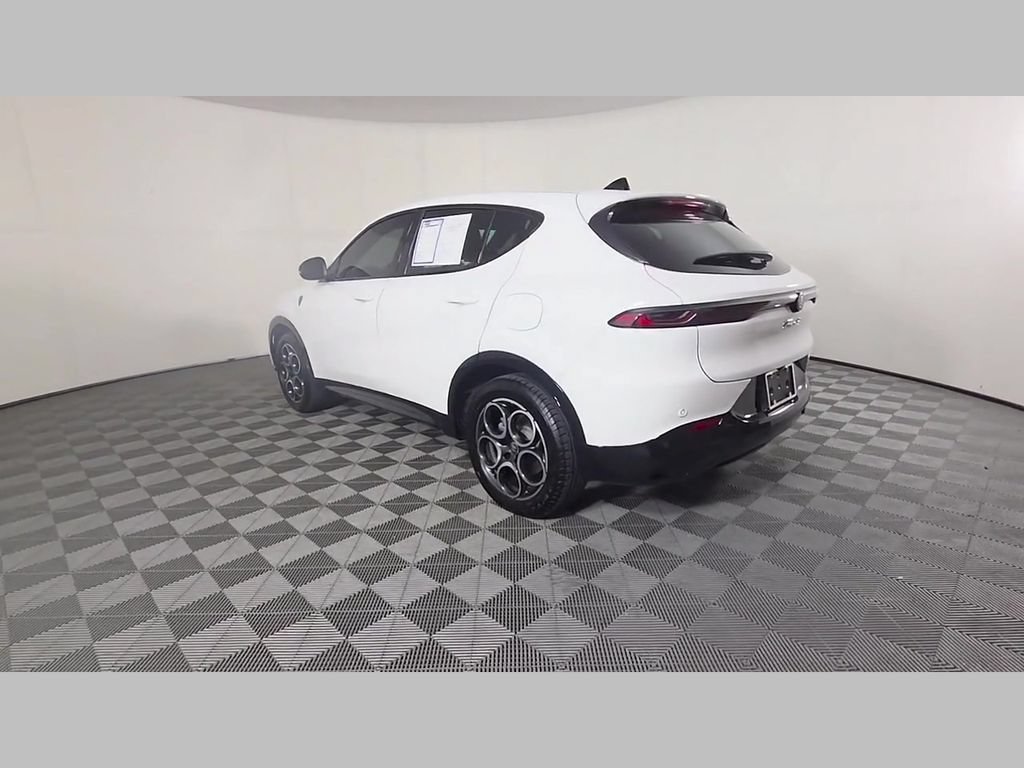 Used 2025 Alfa Romeo Tonale w/ Premium Package AWD/4WD image 44