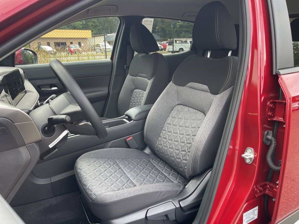 New 2025 Nissan Kicks SV image 16
