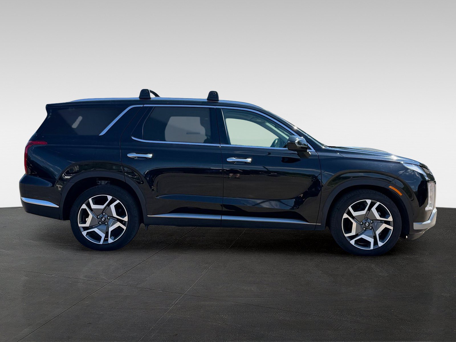 Certified 2023 Hyundai Palisade Limited AWD/4WD image 3