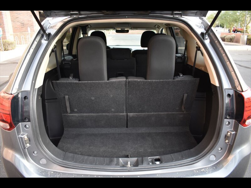 Used 2016 Mitsubishi Outlander SE FWD image 23