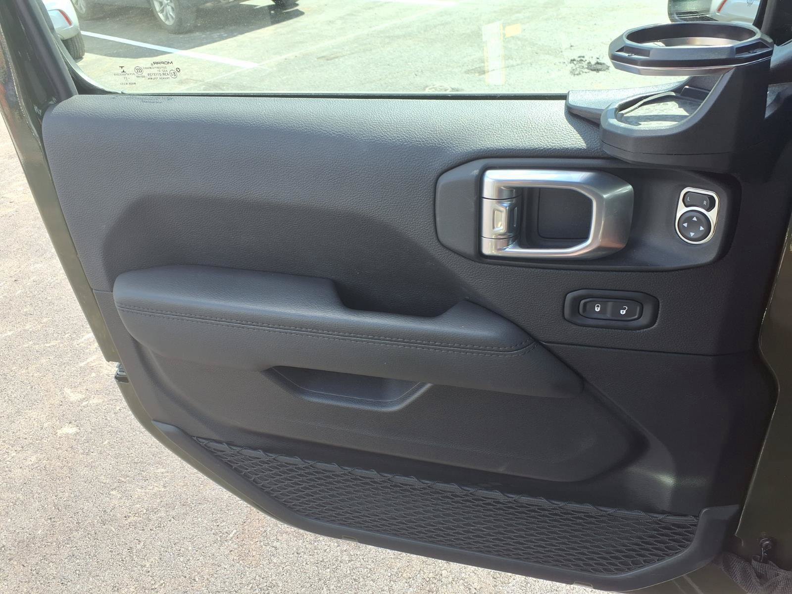 Used 2021 Jeep Wrangler Unlimited Sahara AWD/4WD image 25