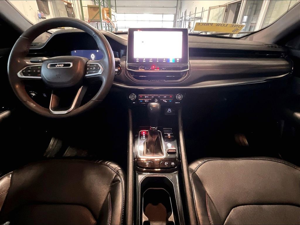 Used 2023 Jeep Compass Trailhawk w/ Trailhawk Elite Group image 21