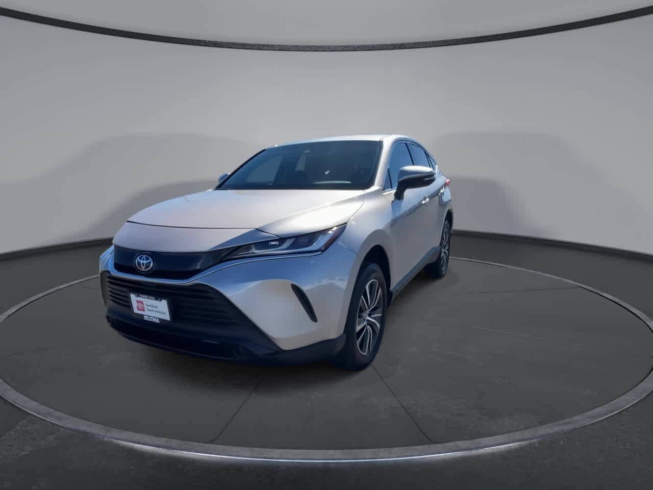 Certified 2024 Toyota Venza LE AWD/4WD image 4