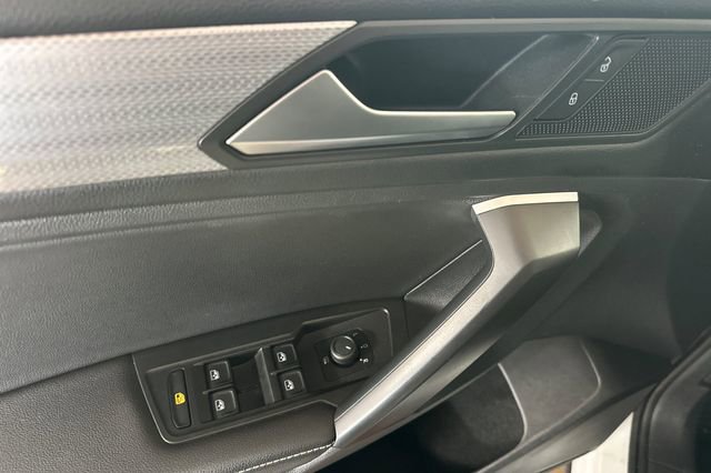 Certified 2024 Volkswagen Tiguan S image 13