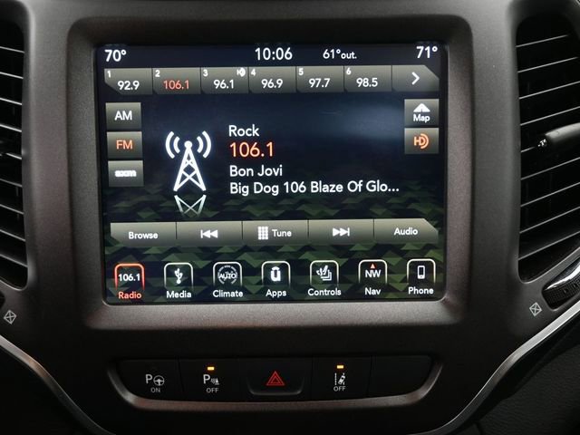 Used 2019 Jeep Cherokee Trailhawk image 32