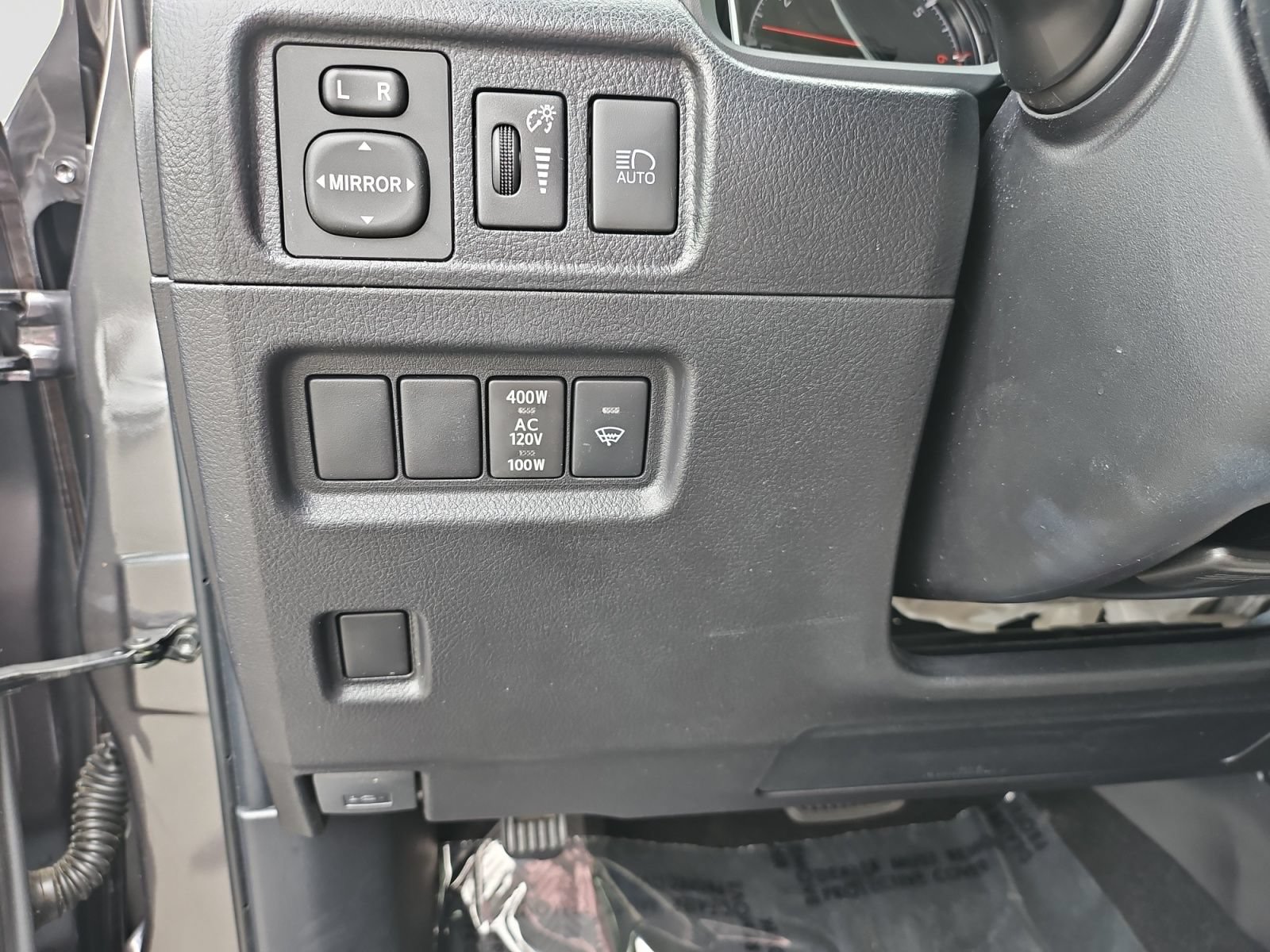 Used 2023 Toyota 4Runner SR5 Premium w/ Moonroof Package RWD image 19