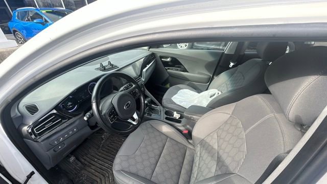 Used 2020 Kia Niro LXS image 2