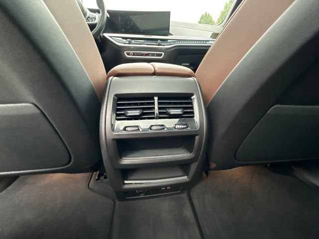 Used 2025 BMW X5 xDrive40i w/ M Sport Package AWD/4WD image 26