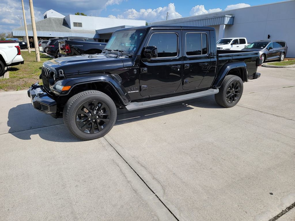 Used 2021 Jeep Gladiator Overland image 1