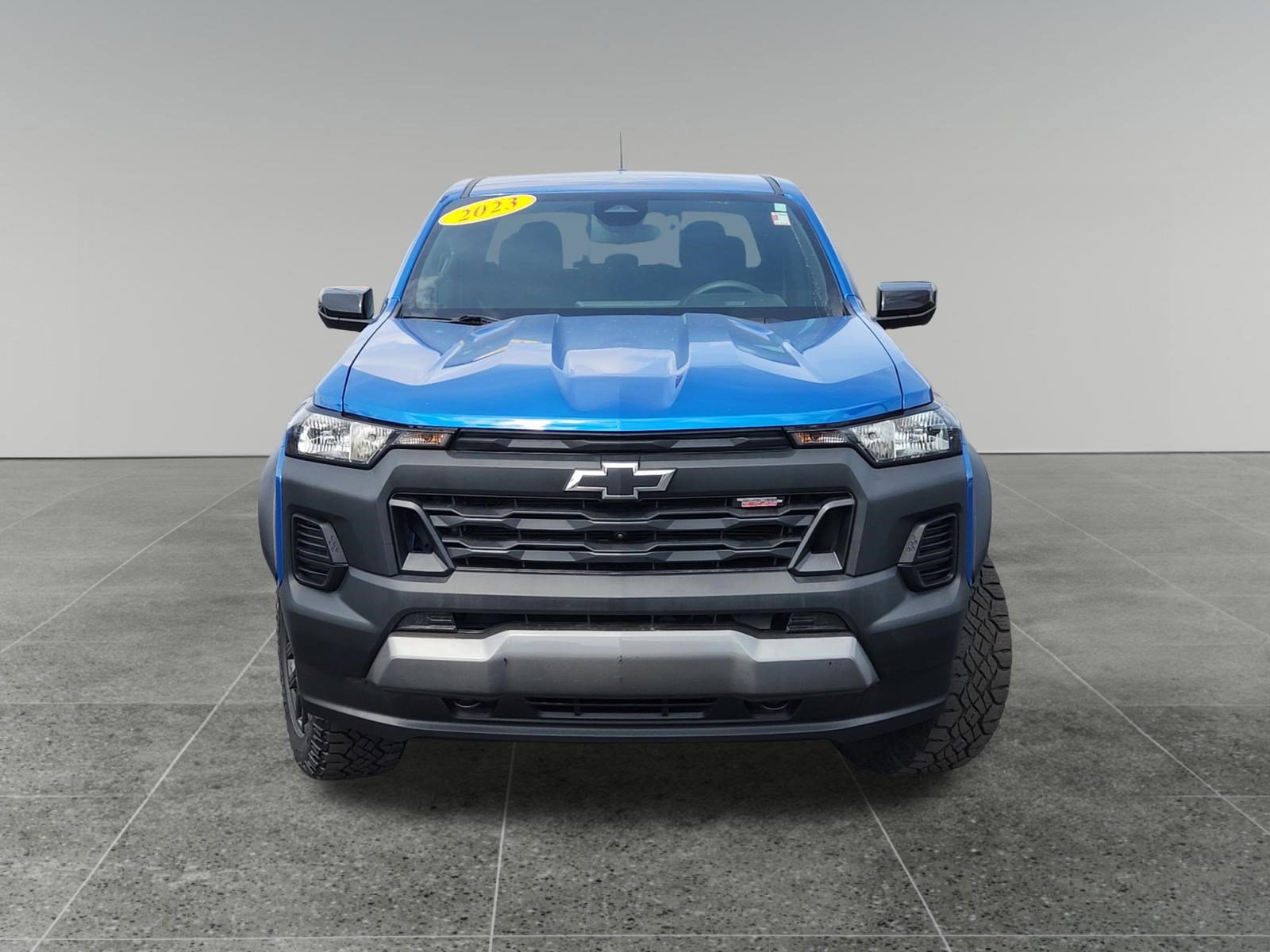 Used 2023 Chevrolet Colorado Trail Boss w/ Technology Package AWD/4WD image 2