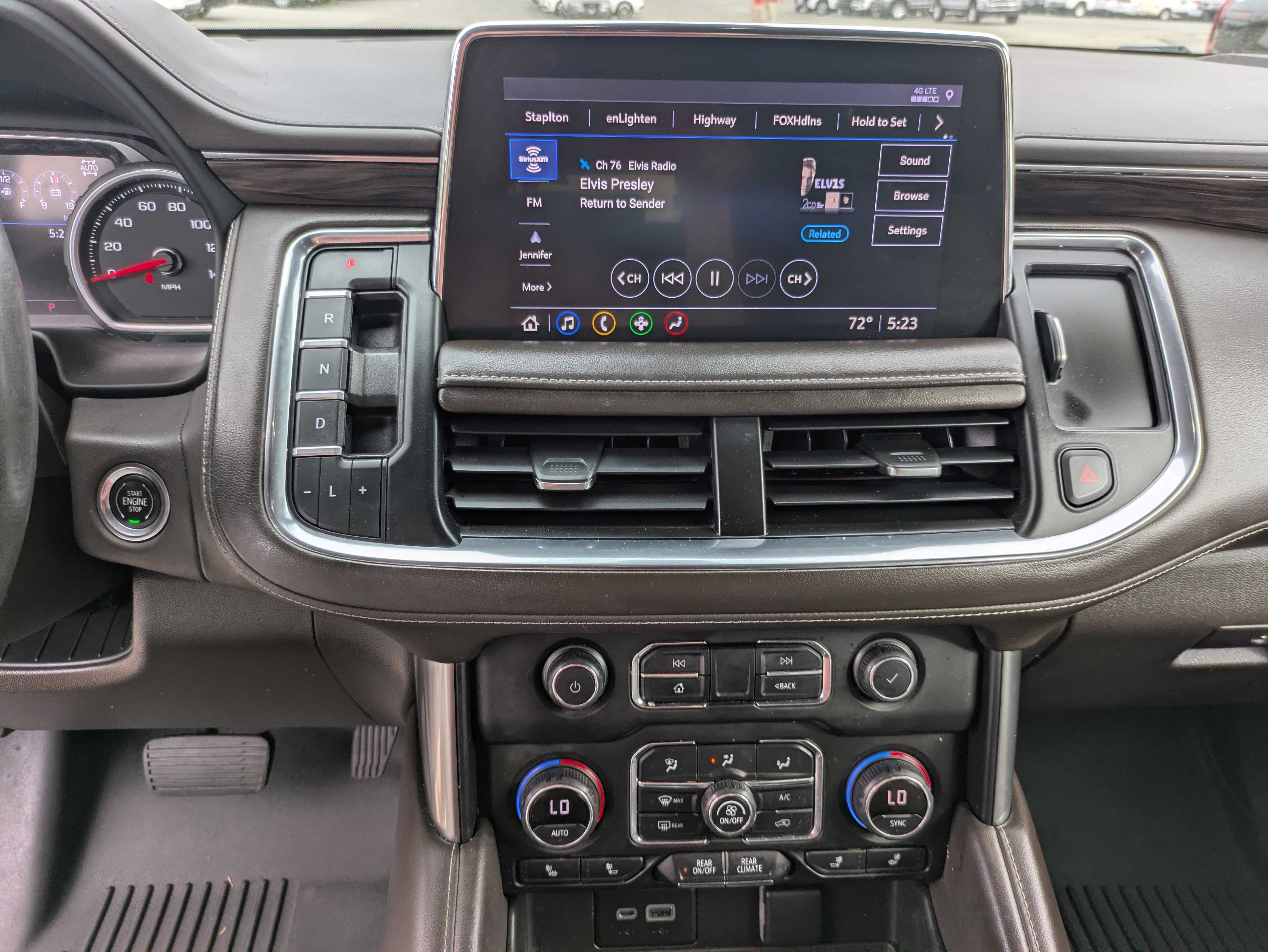 Used 2021 Chevrolet Suburban Z71 w/ Z71 Off-Road Package AWD/4WD image 23