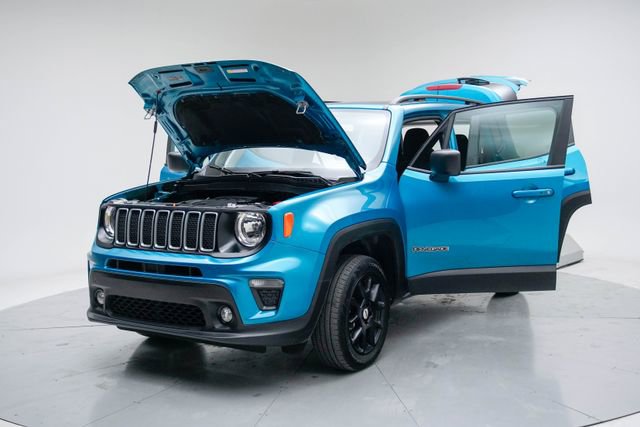 Used 2022 Jeep Renegade Latitude w/ Sun/Sound Group image 18