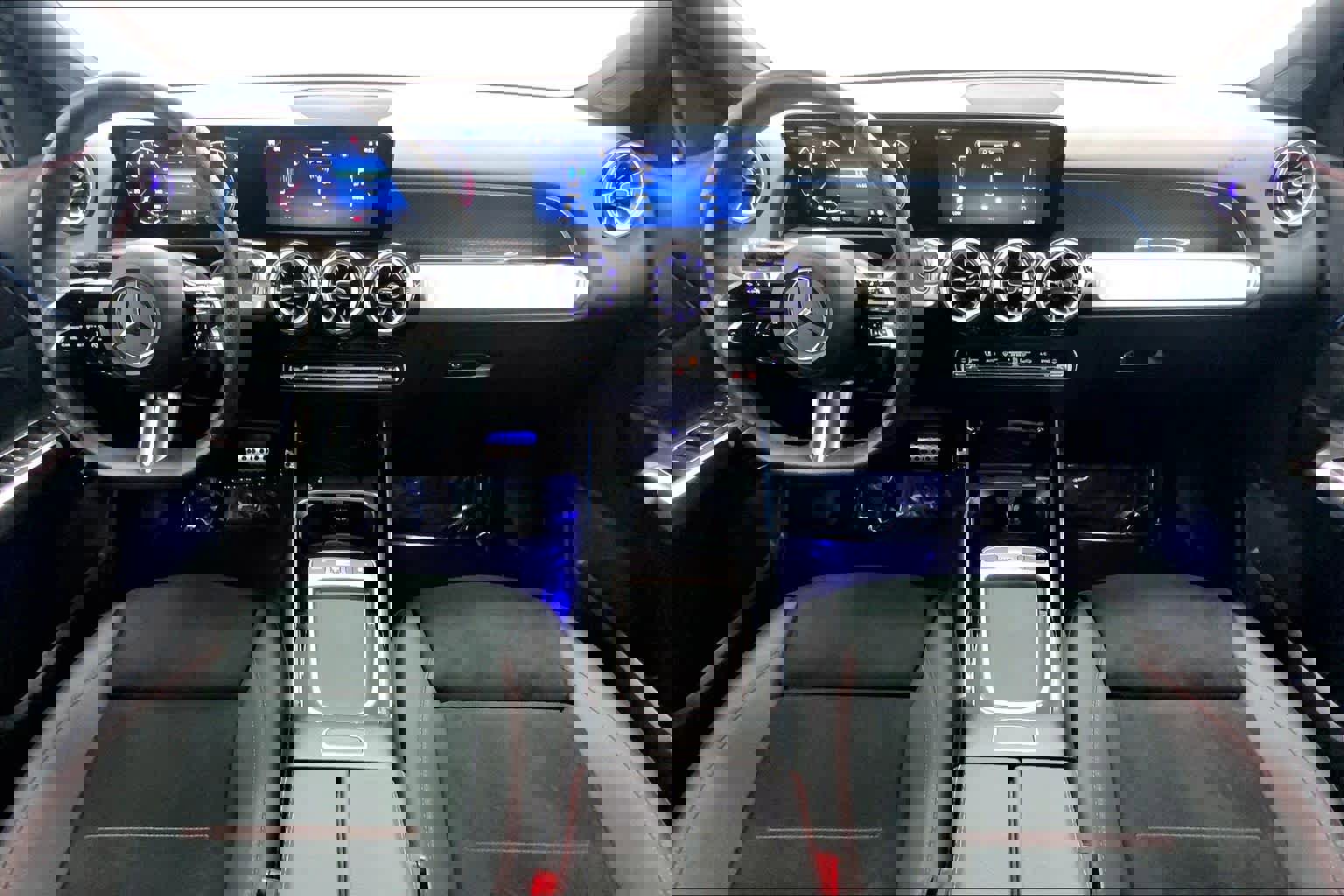 Used 2025 Mercedes-Benz GLB 250 image 19