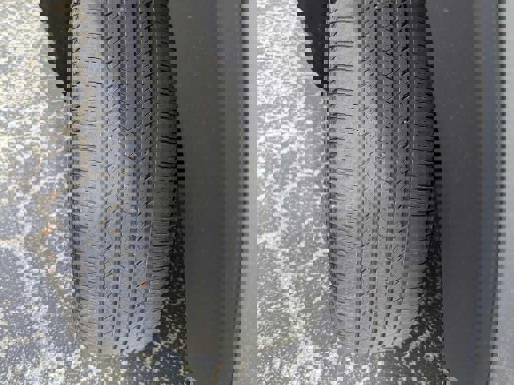 Used 2023 Toyota RAV4 XLE Premium image 30