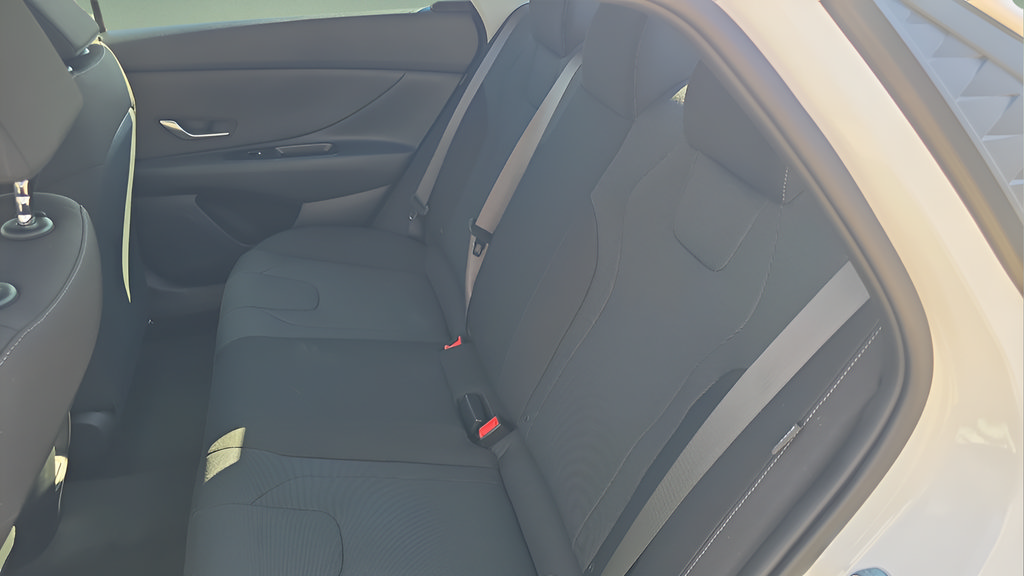New 2026 Hyundai Elantra SE FWD image 27