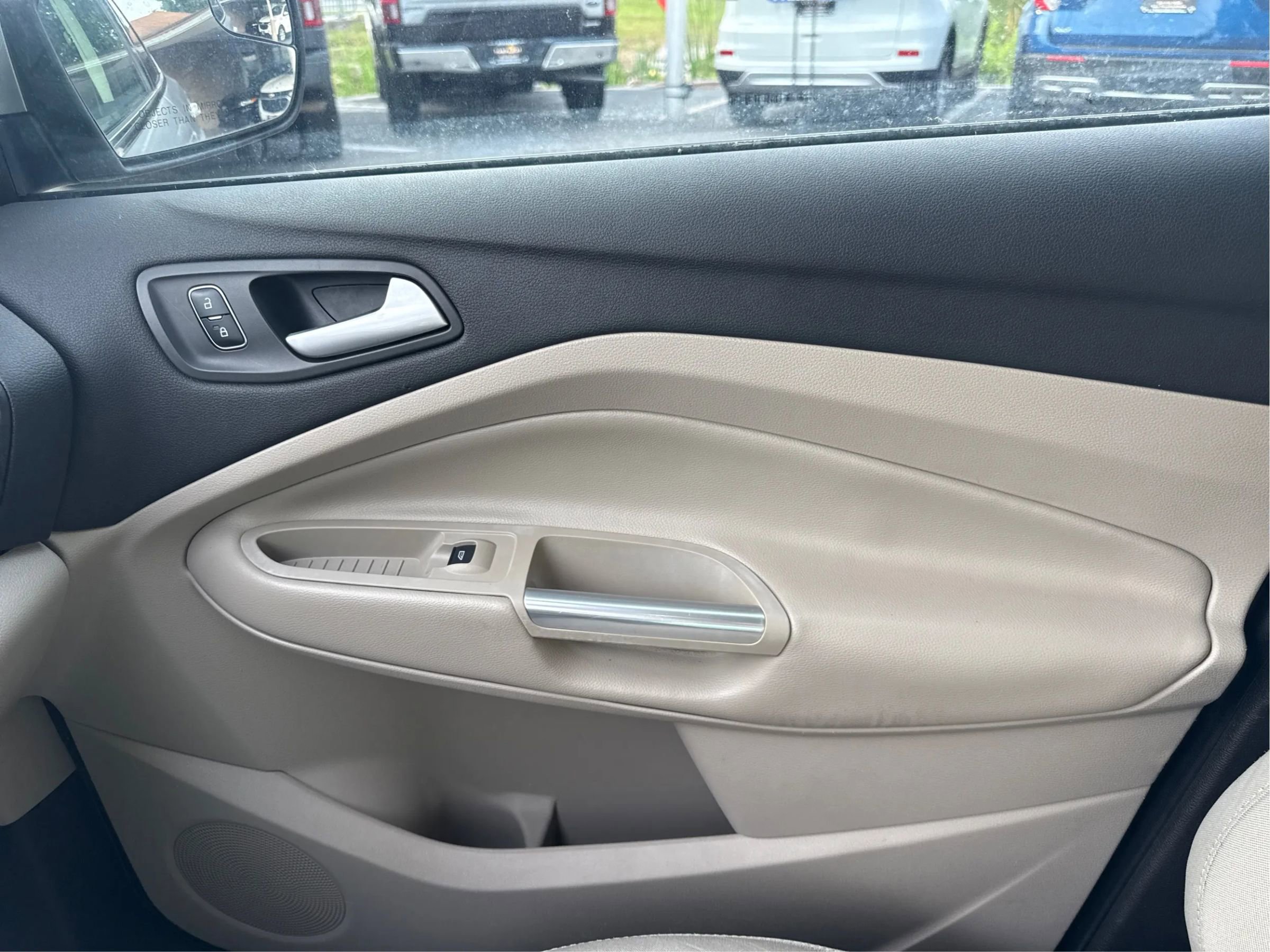 Used 2017 Ford Escape SE FWD image 18