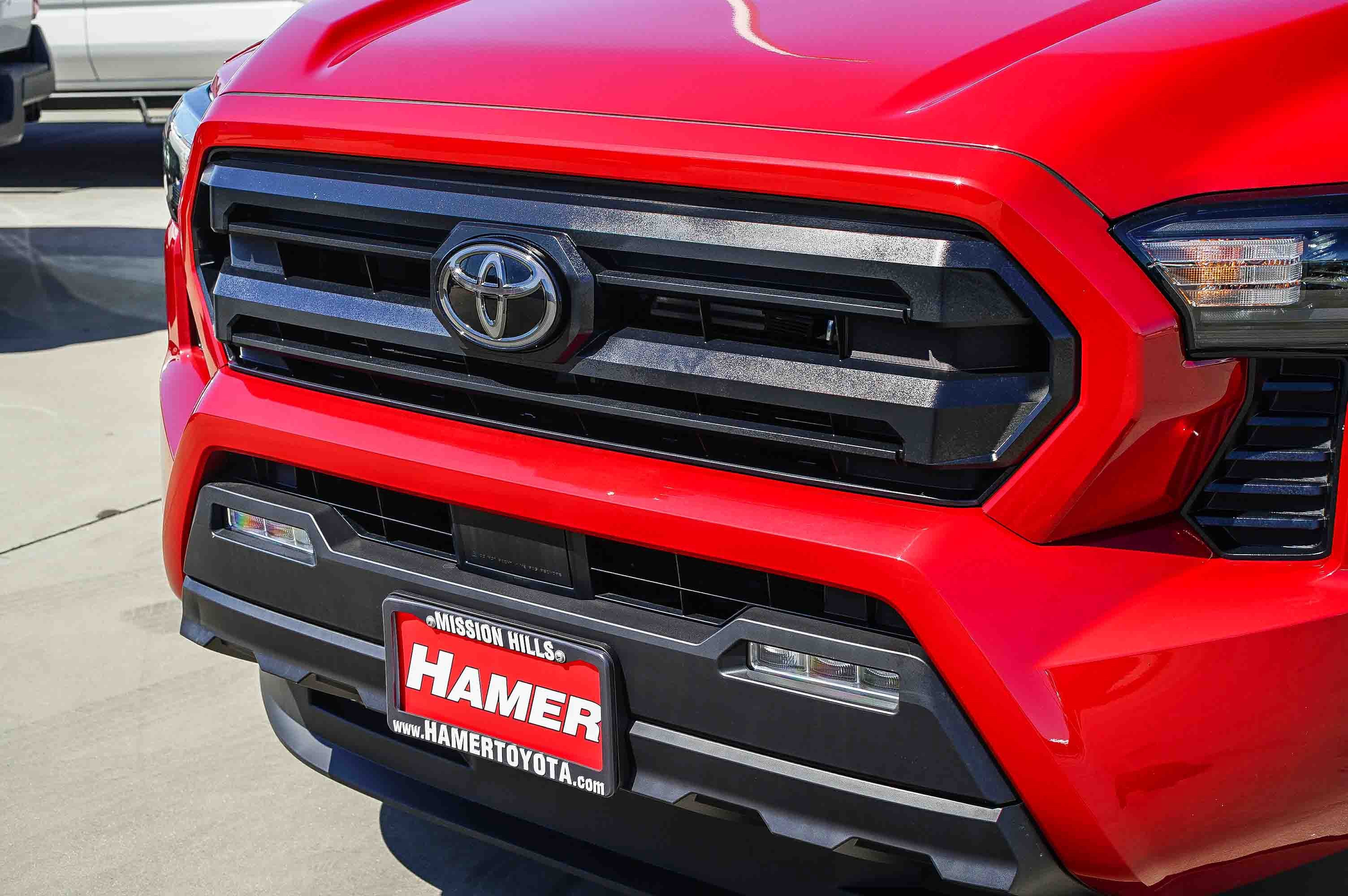 Used 2025 Toyota Tacoma SR5 image 9