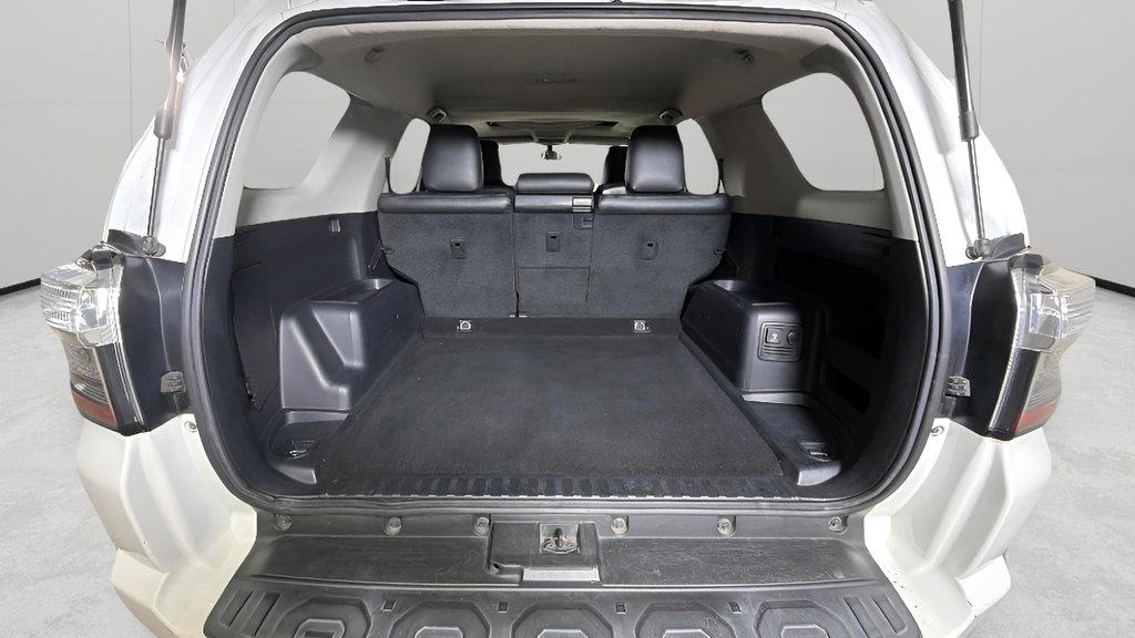 Used 2015 Toyota 4Runner SR5 AWD/4WD image 28