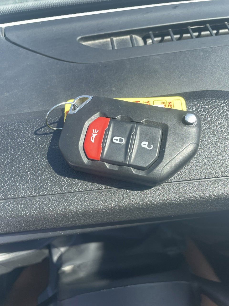 Used 2025 Jeep Gladiator Sport image 12