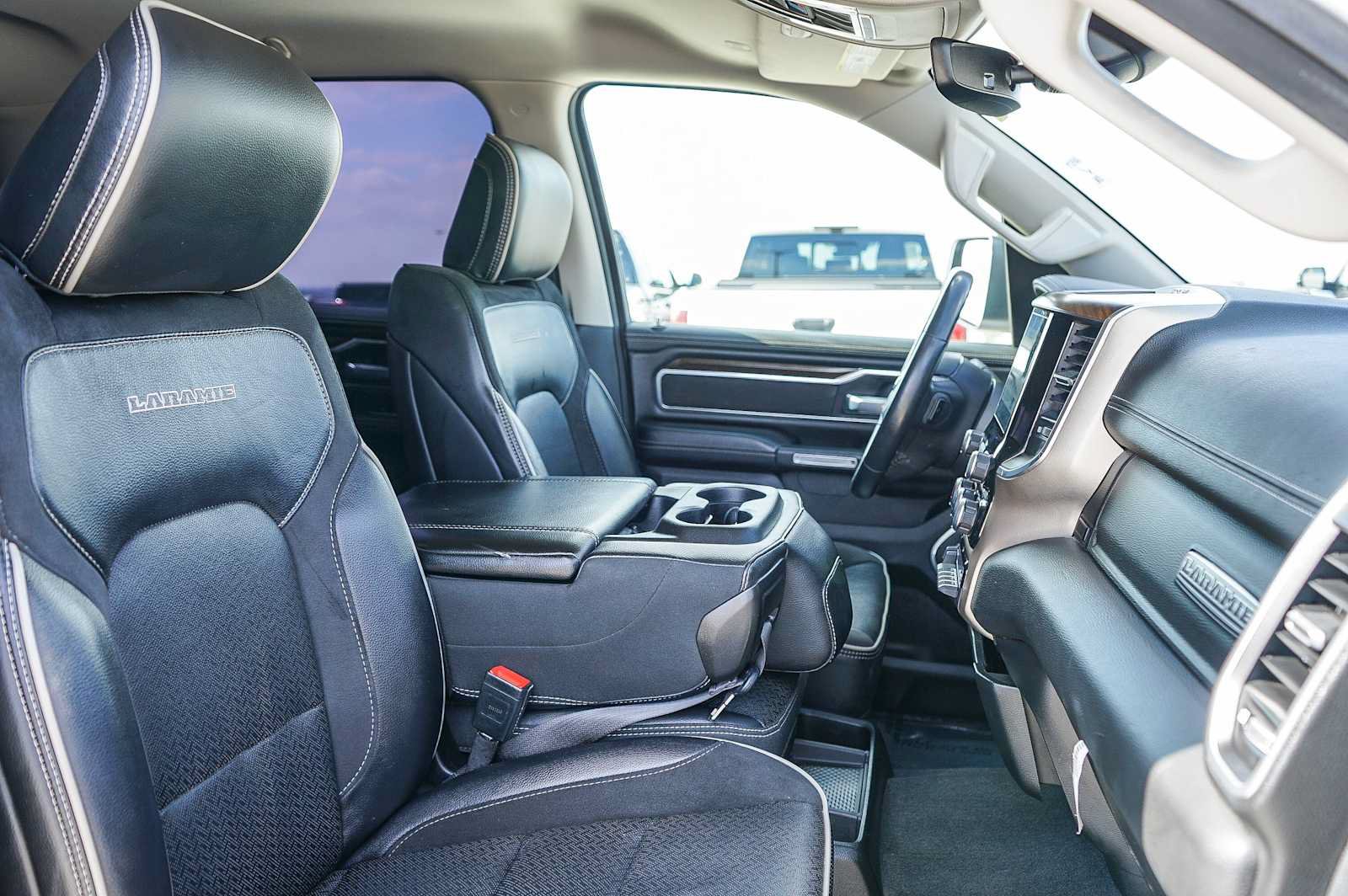 Used 2022 RAM 1500 Laramie AWD/4WD image 15
