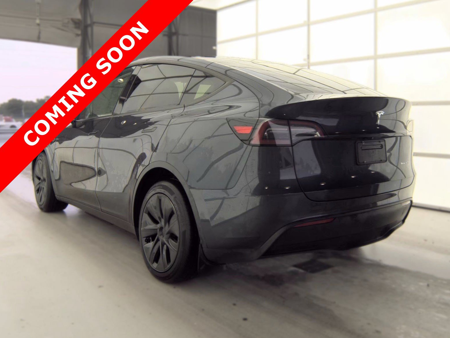 Used 2024 Tesla Model Y Long Range AWD/4WD image 5