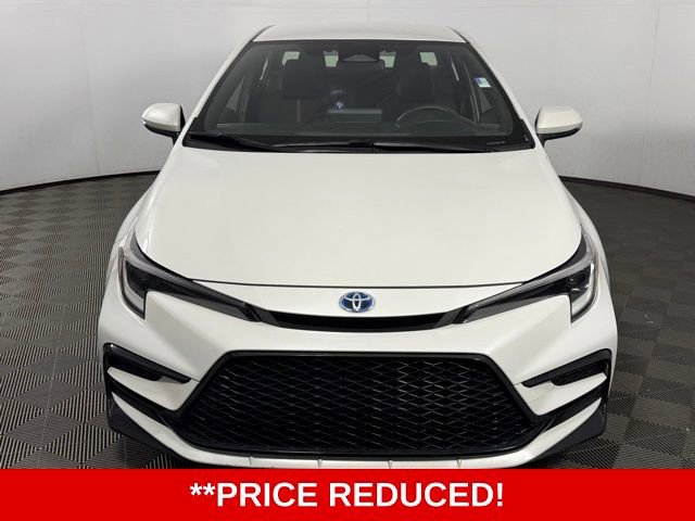 Used 2024 Toyota Corolla SE w/ Convenience Package image 2