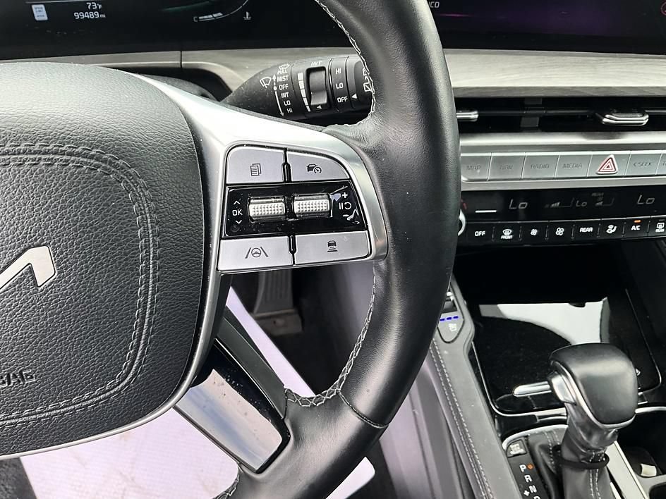 Used 2023 Kia Telluride AWD image 29