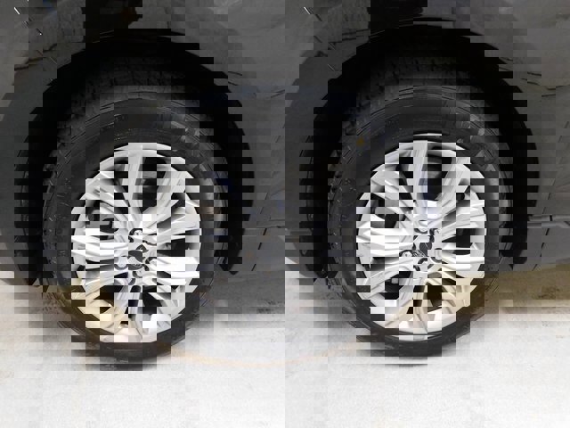 Used 2023 Ford Edge Titanium image 11