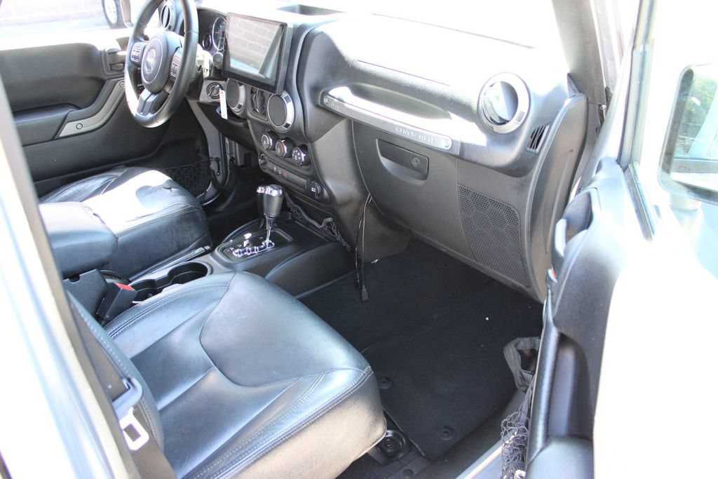 Used 2015 Jeep Wrangler Unlimited Sport w/ Quick Order Package 24S AWD/4WD image 37