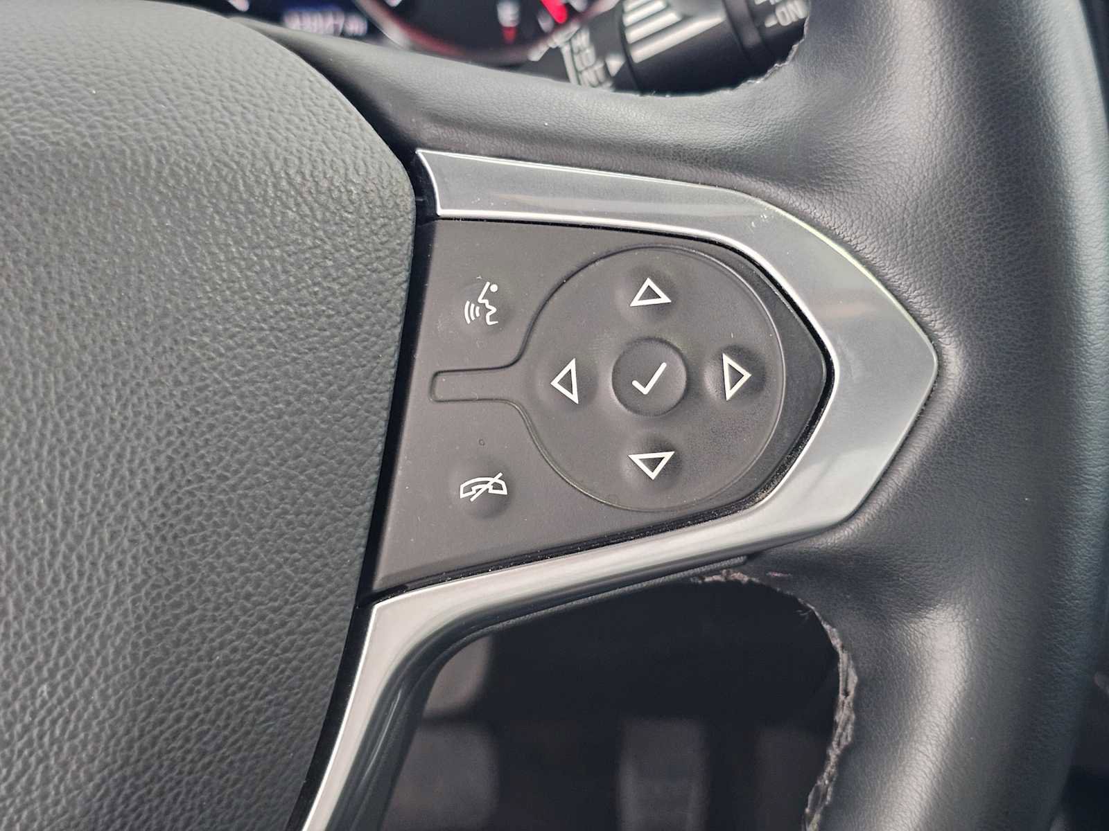 Used 2023 Chevrolet Traverse Premier image 30