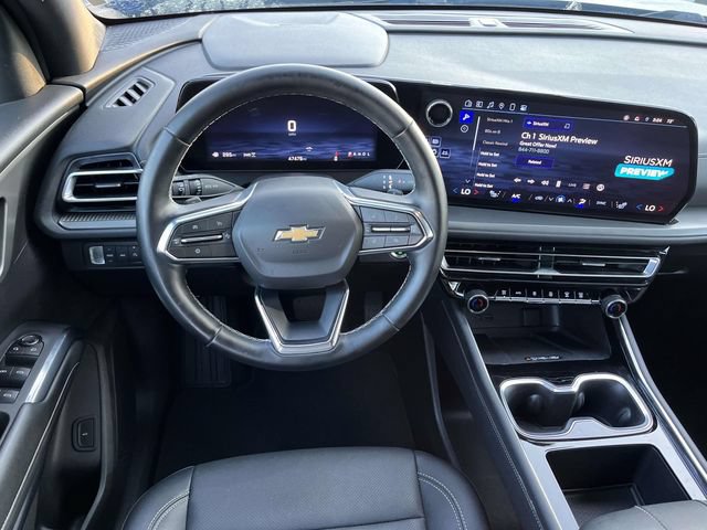 Used 2025 Chevrolet Traverse LT AWD/4WD image 12