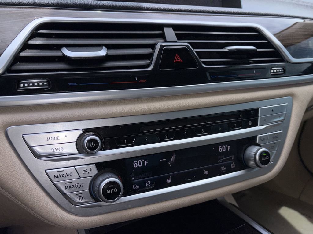 Used 2018 BMW 740i RWD image 20