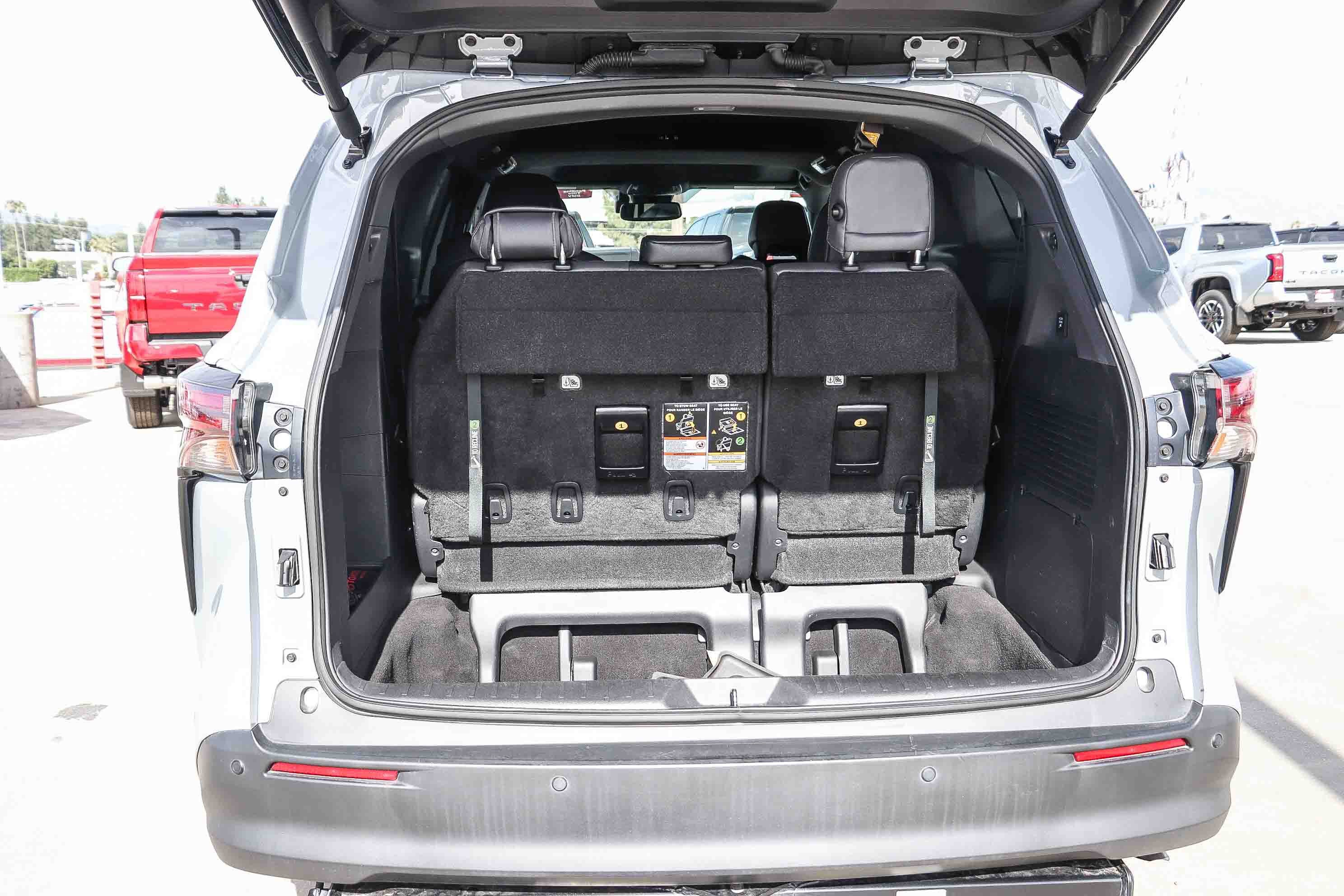 Certified 2024 Toyota Sienna XLE Woodland Edition AWD/4WD image 28