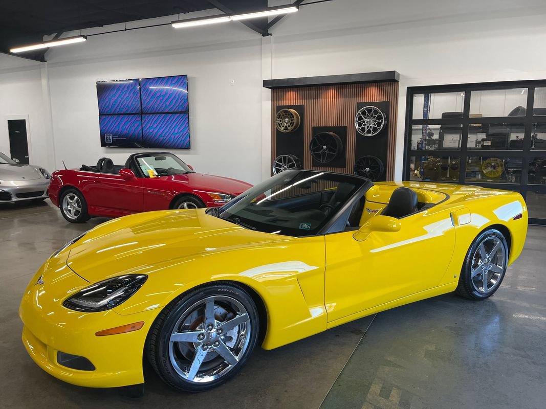 Used 2007 Chevrolet Corvette Convertible w/ Preferred Equipment Group RWD image 4