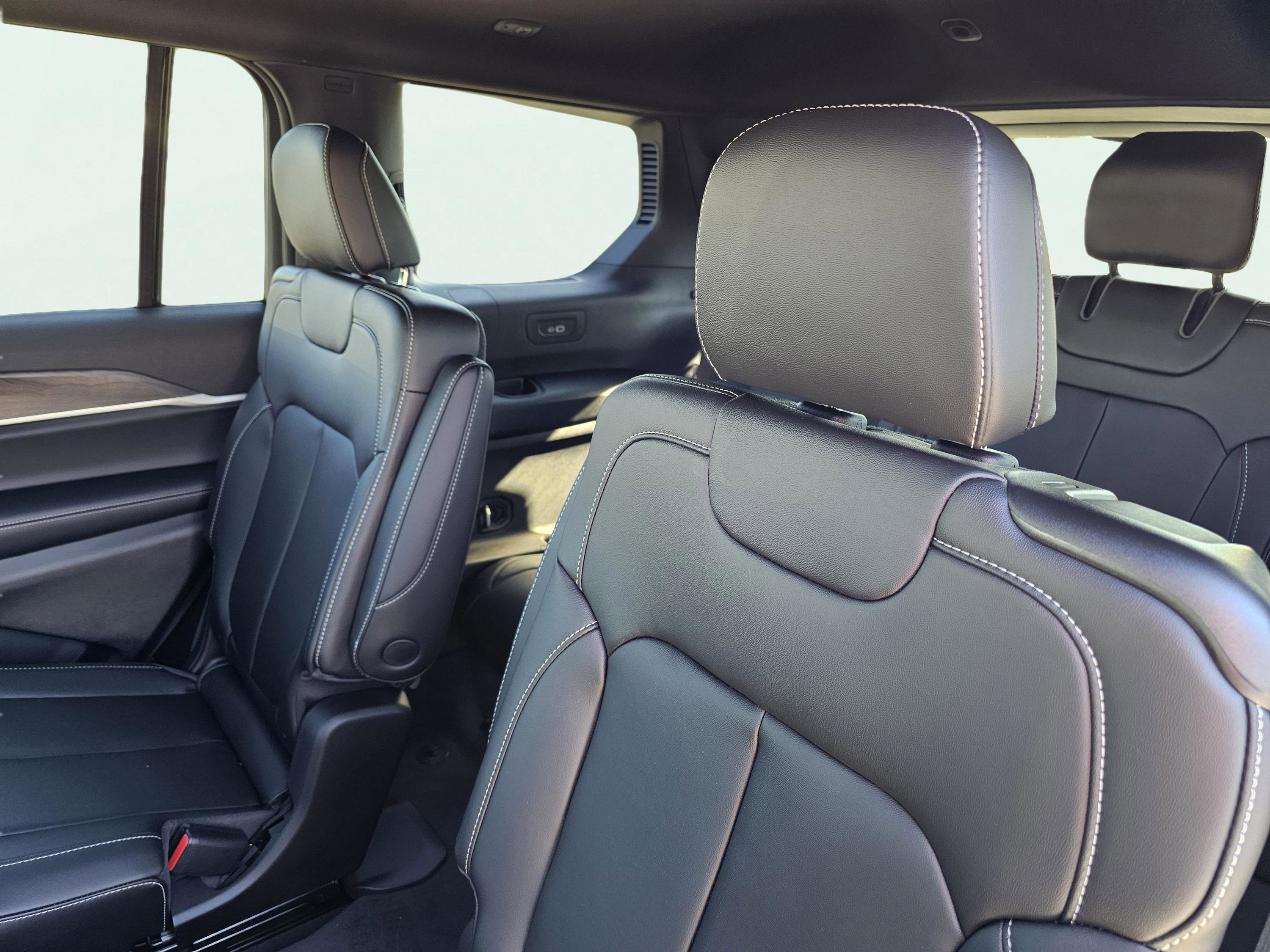 New 2025 Jeep Grand Cherokee L Limited image 34