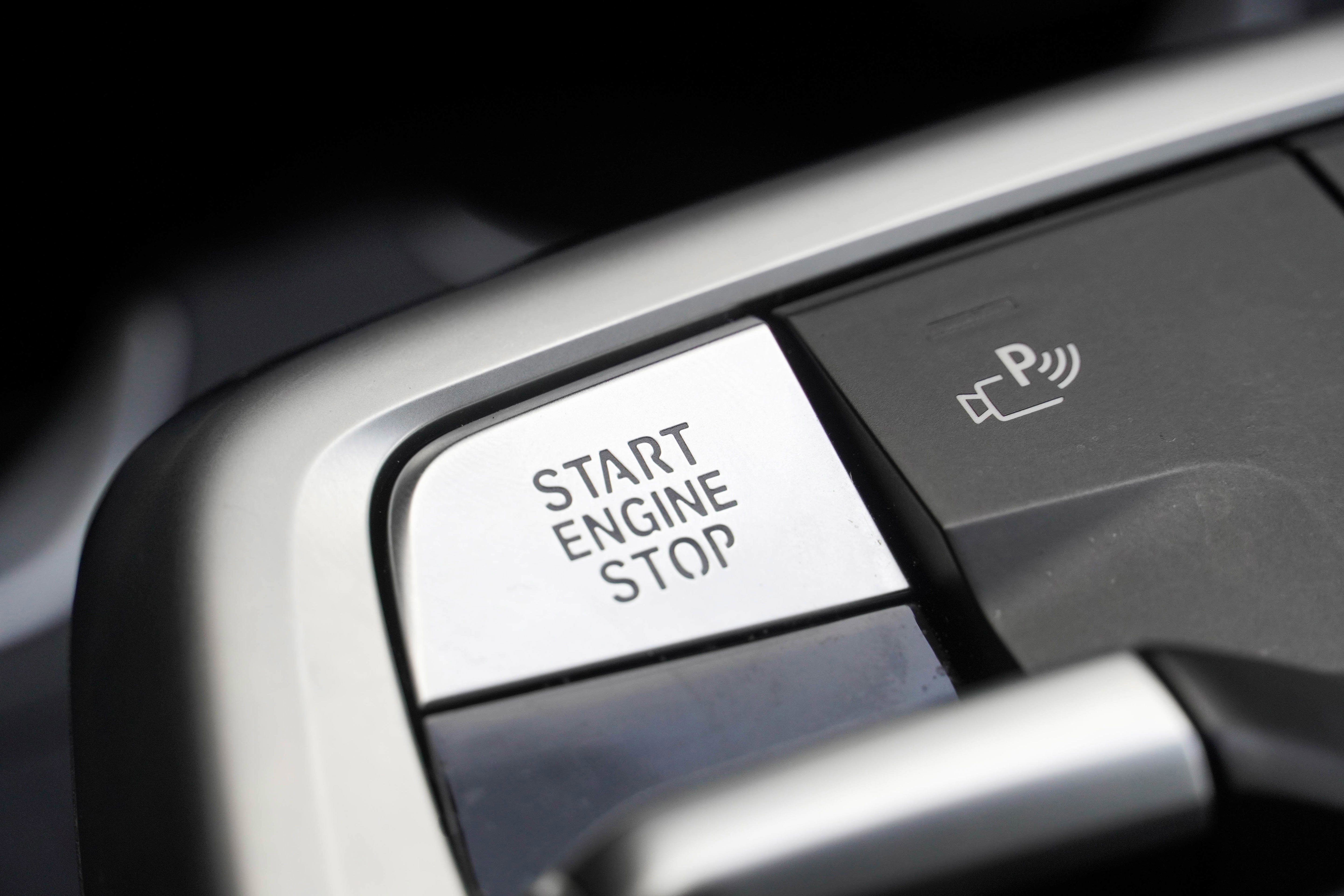 Certified 2025 BMW X2 xDrive28i image 18