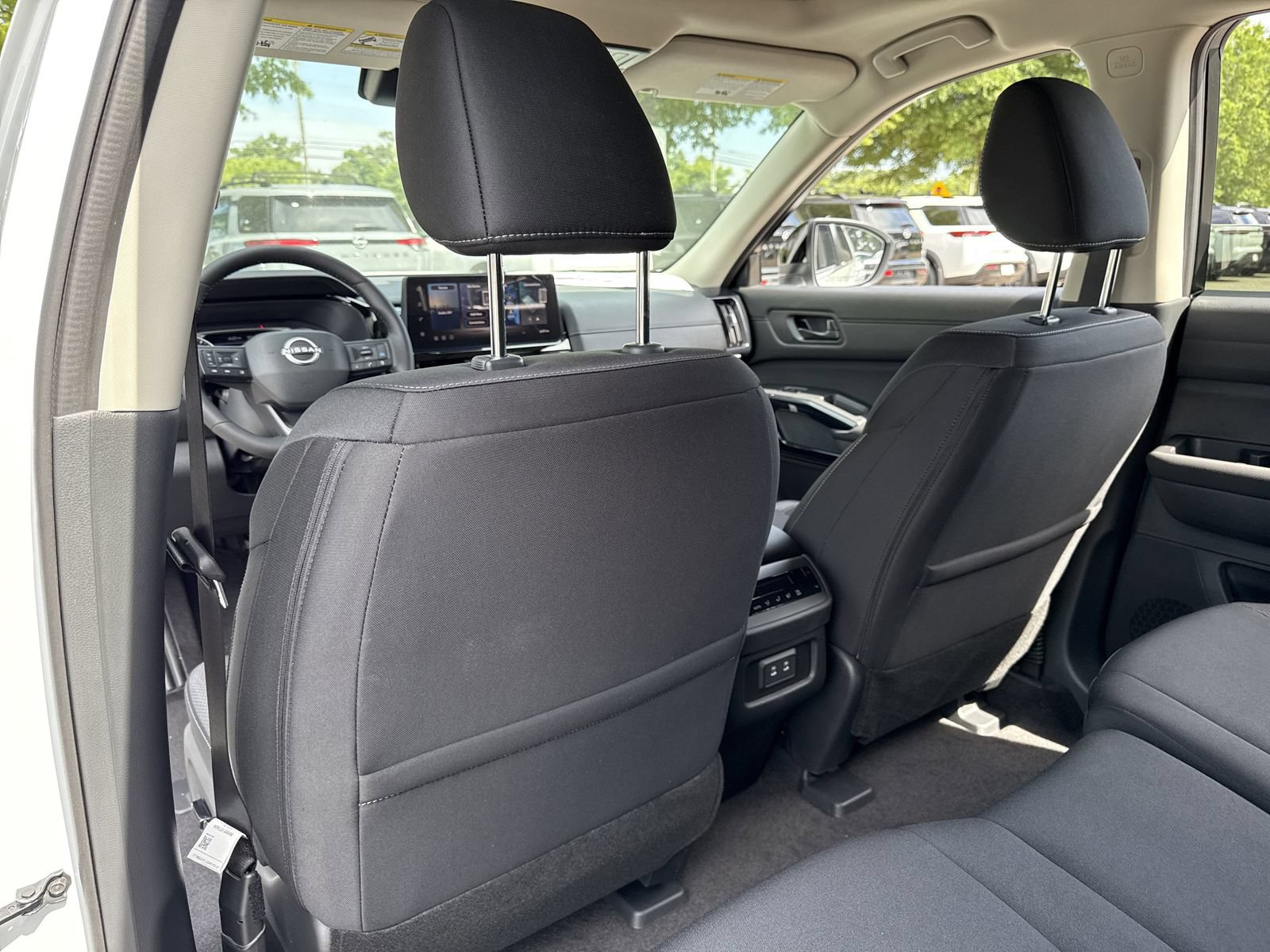 New 2026 Nissan Pathfinder SV w/ SV Premium Package FWD image 17