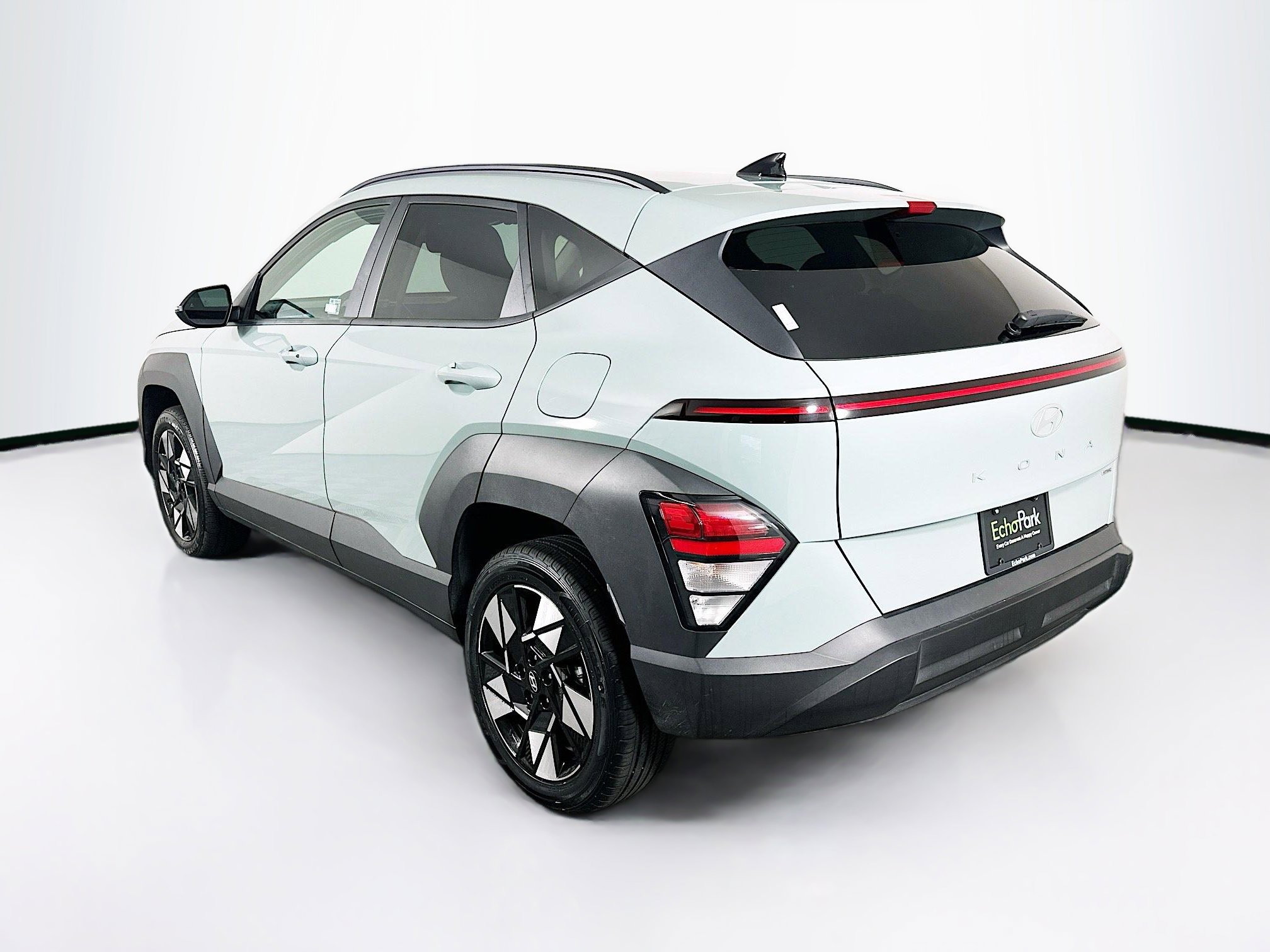Used 2025 Hyundai Kona SEL image 5