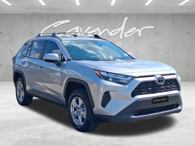 Used 2025 Toyota RAV4 XLE w/ Convenience Package FWD image 2