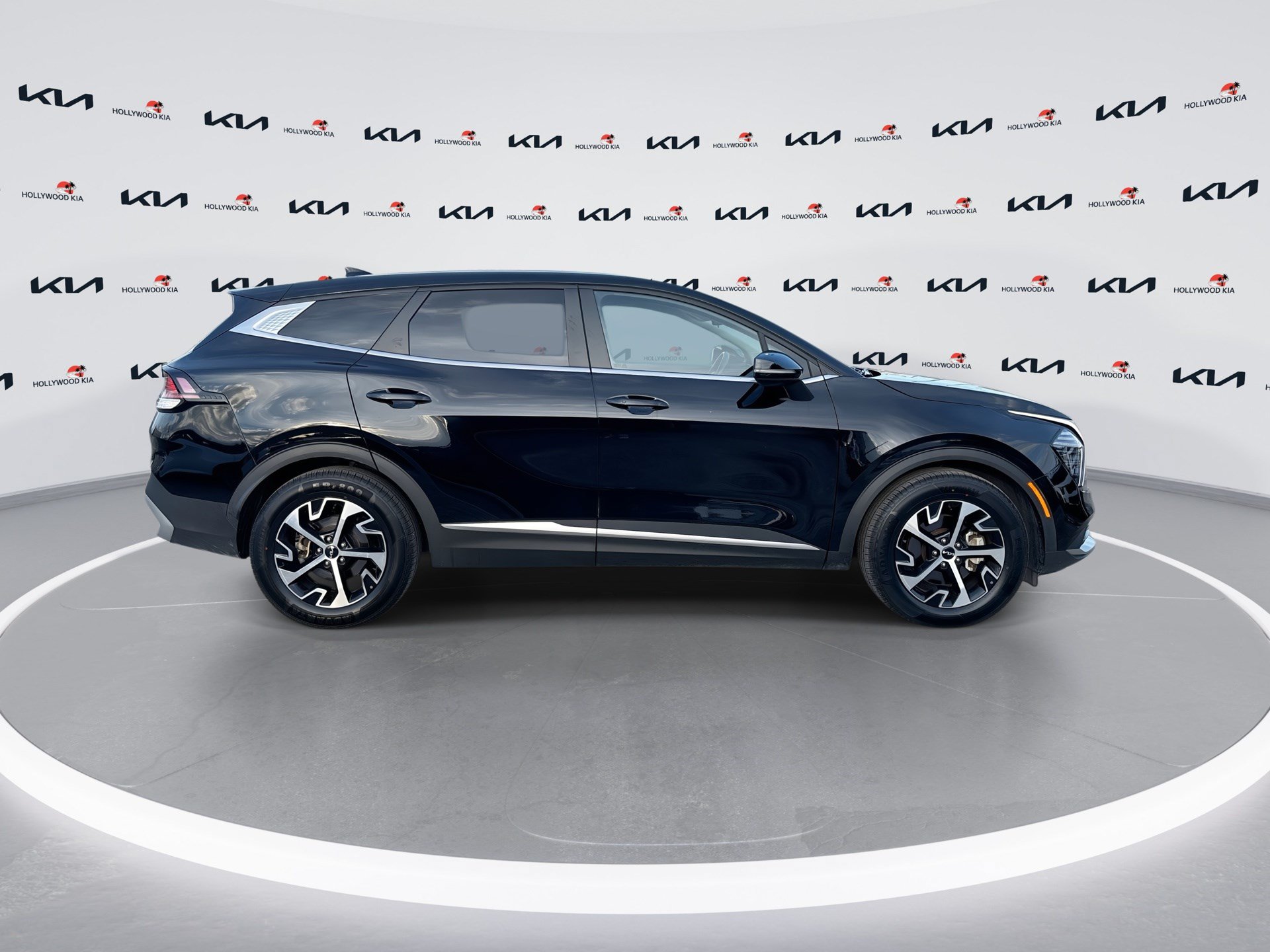 Used 2024 Kia Sportage EX FWD image 9
