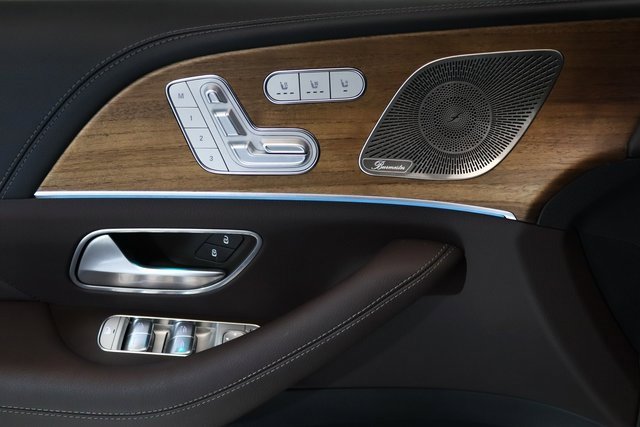 Used 2022 Mercedes-Benz GLS 580 4MATIC image 3