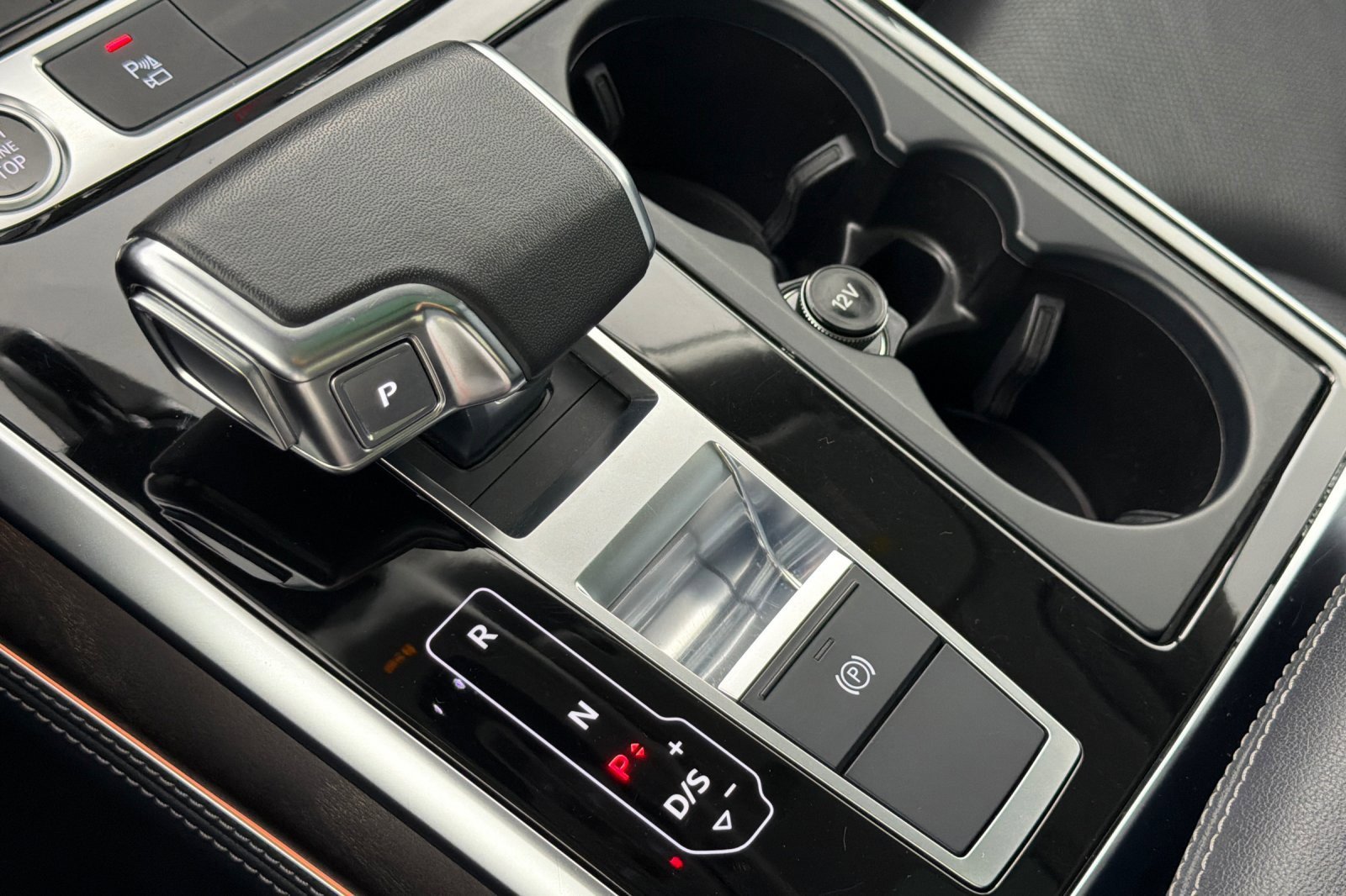 Used 2023 Audi Q8 Premium Plus w/ Premium Plus Package AWD/4WD image 21