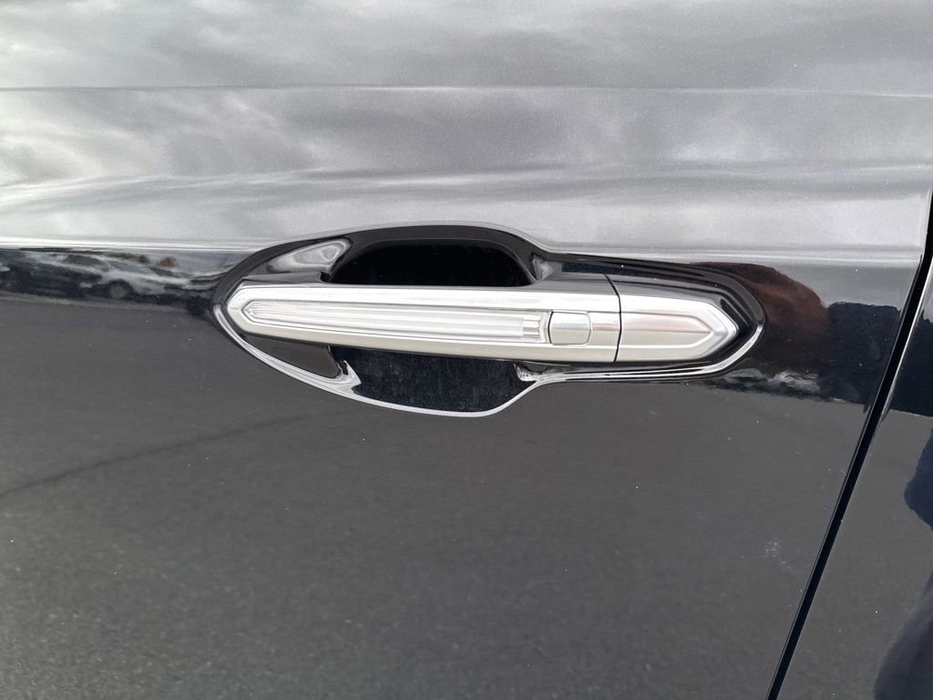 Used 2025 Cadillac XT5 Premium Luxury image 12