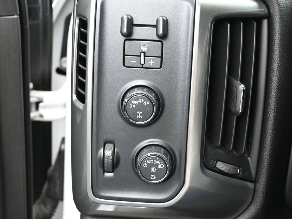 Used 2018 Chevrolet Silverado 1500 LT w/ All Star Edition image 14