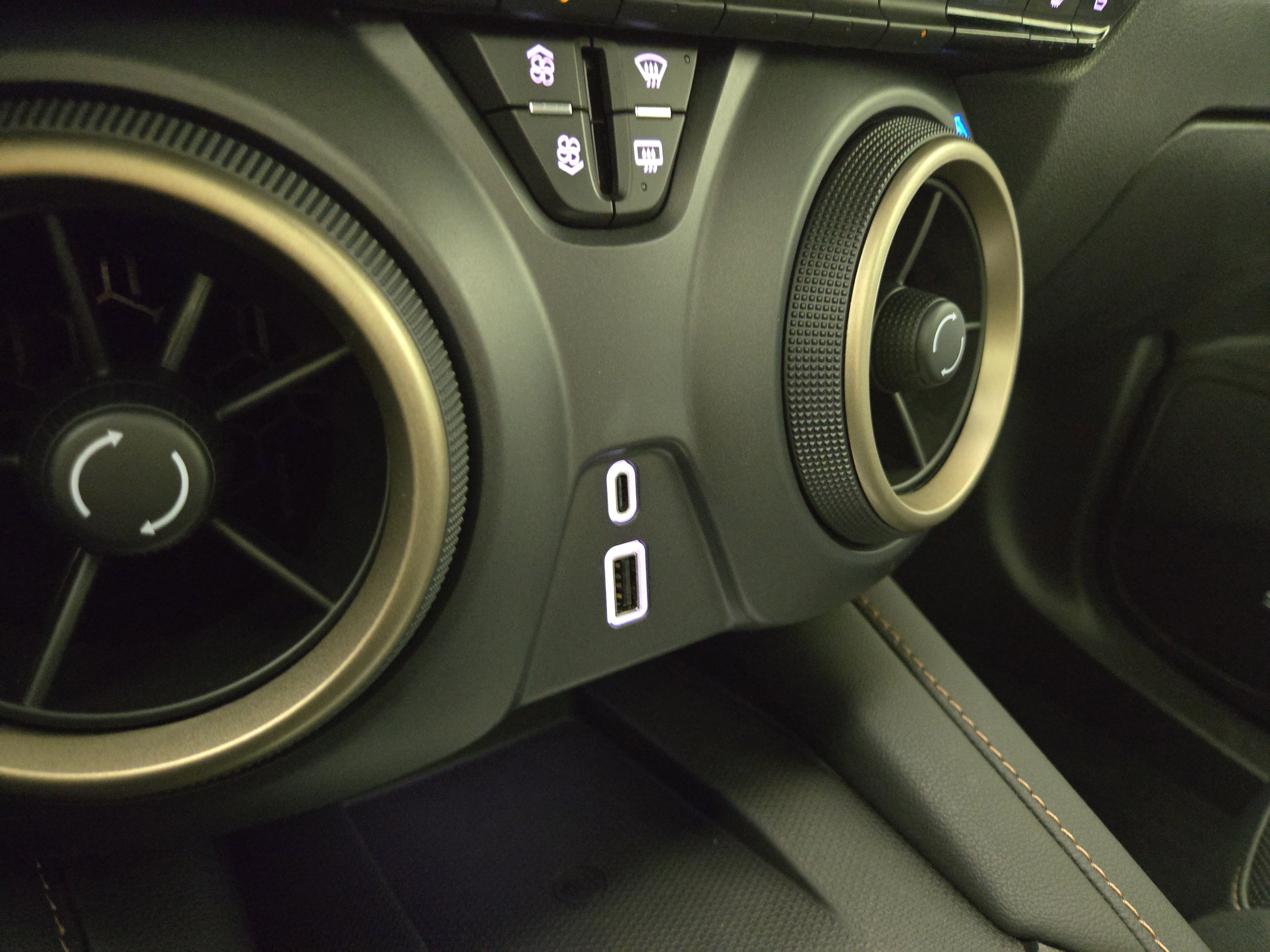 Certified 2024 Chevrolet Blazer Premier w/ Enhanced Convenience Package image 28